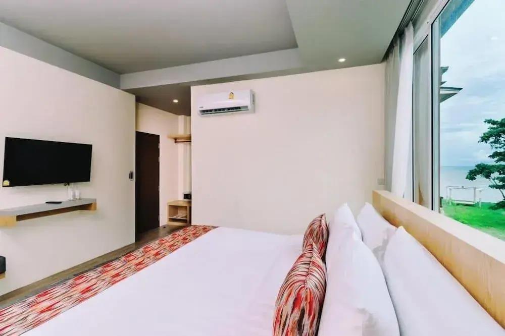 Charcoal Panwa Beach 3*