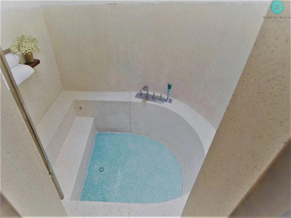 Hotel Le Bouton 4*
