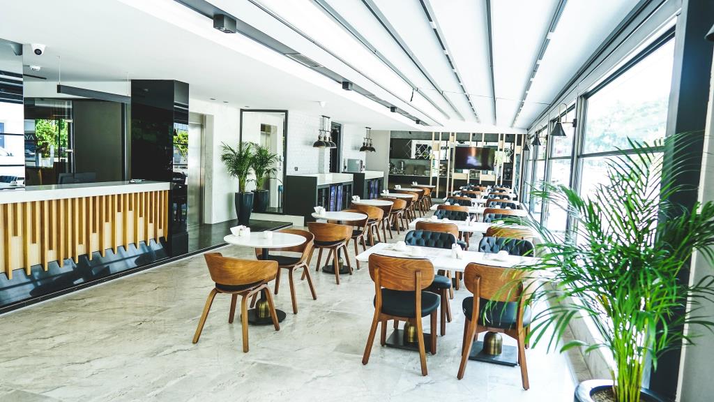 Ni Hotel Lara 2*