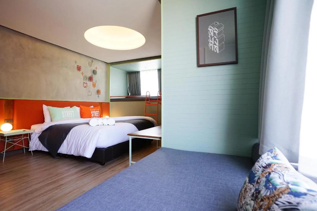 Samsen Street Hotel 3*
