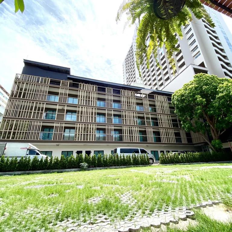The Shade Residence 3*