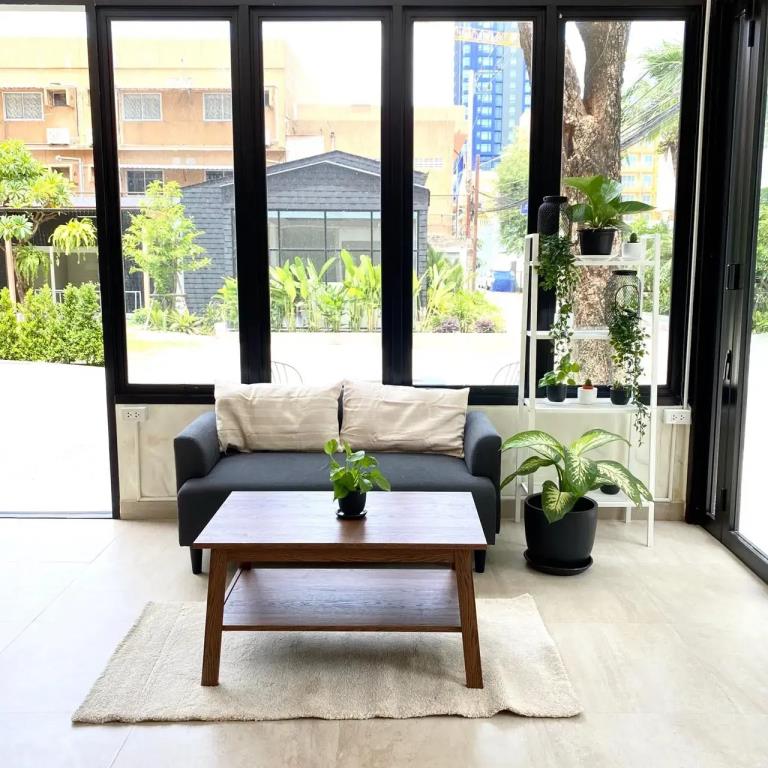 The Shade Residence 3*