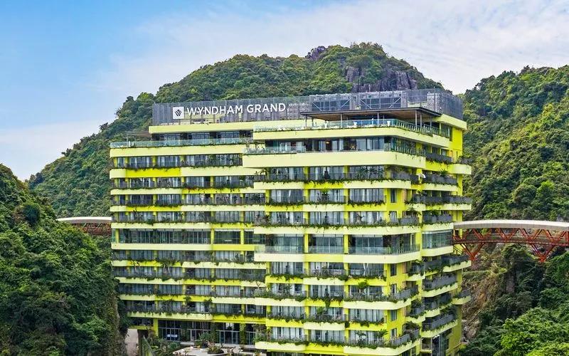 Wyndham Grand Flamingo Cat Ba Resort Hotel 5*