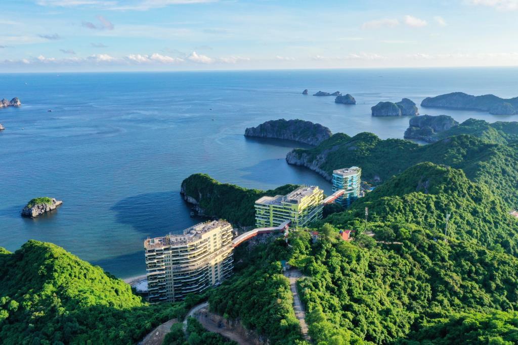 Wyndham Grand Flamingo Cat Ba Resort Hotel 5*