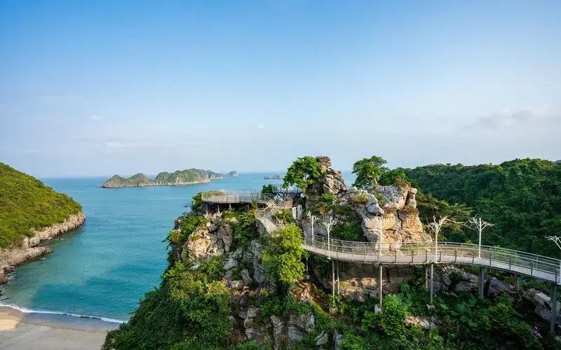 Wyndham Grand Flamingo Cat Ba Resort Hotel 5*