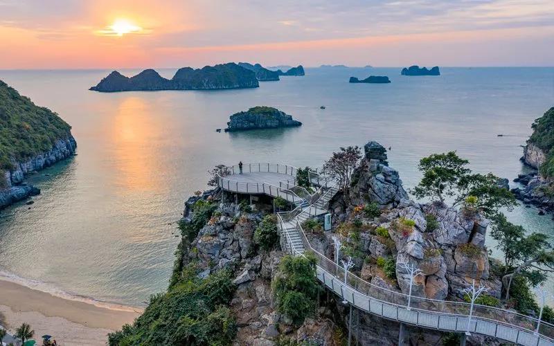 Wyndham Grand Flamingo Cat Ba Resort Hotel 5*