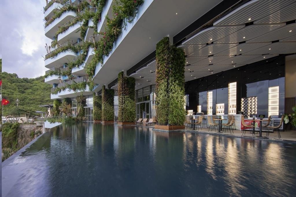 Wyndham Grand Flamingo Cat Ba Resort Hotel 5*