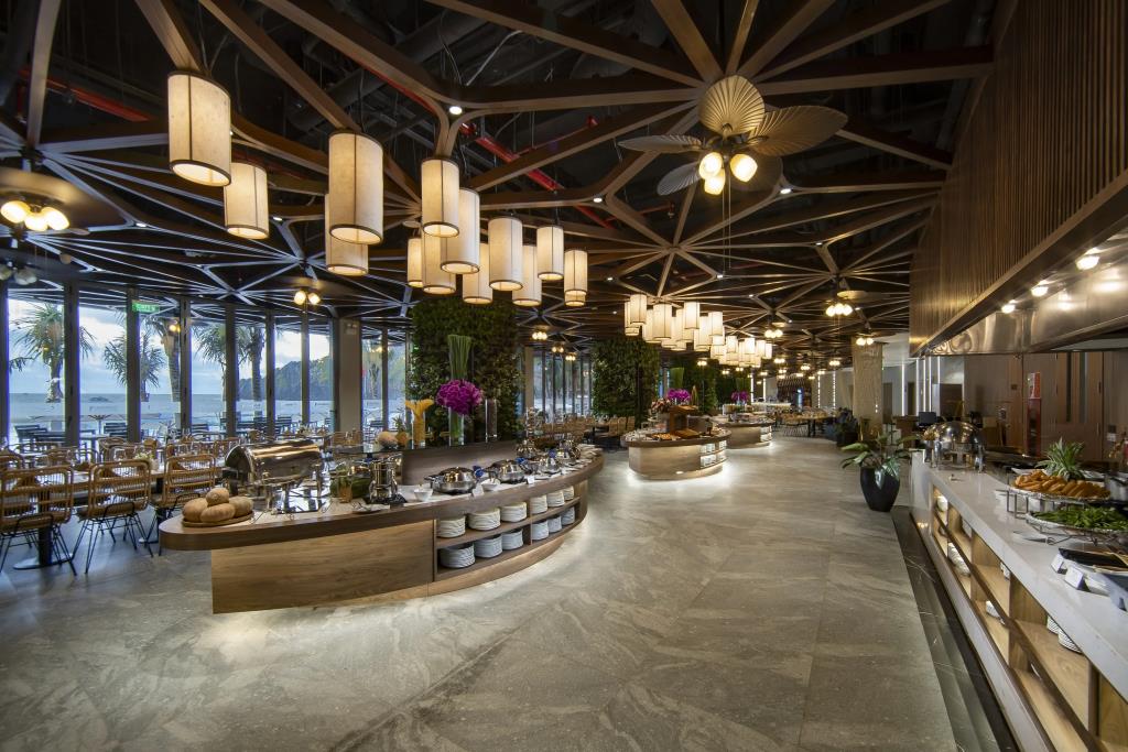 Wyndham Grand Flamingo Cat Ba Resort Hotel 5*