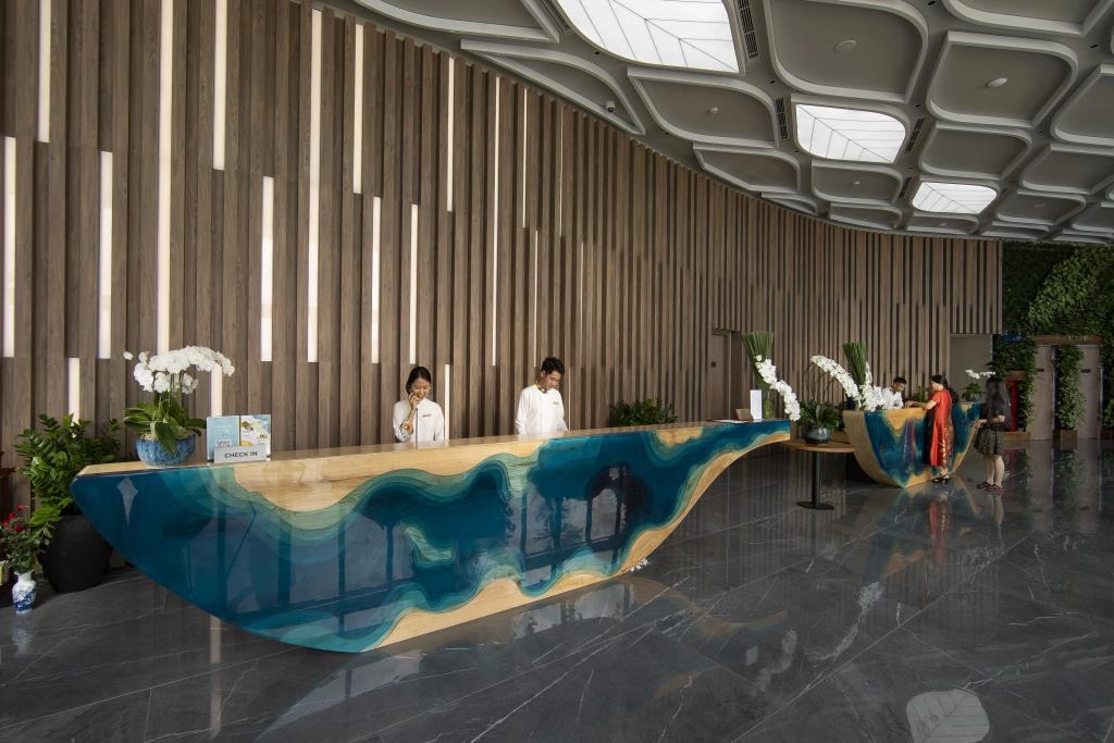 Wyndham Grand Flamingo Cat Ba Resort Hotel 5*