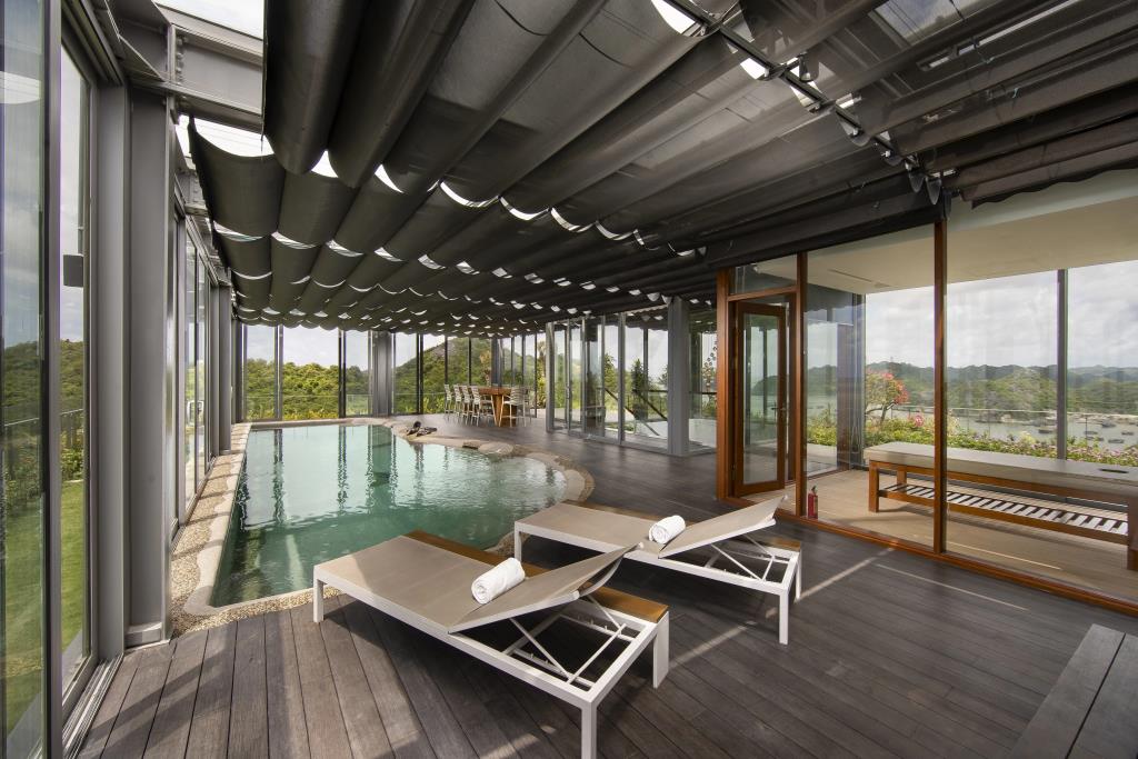 Wyndham Grand Flamingo Cat Ba Resort Hotel 5*