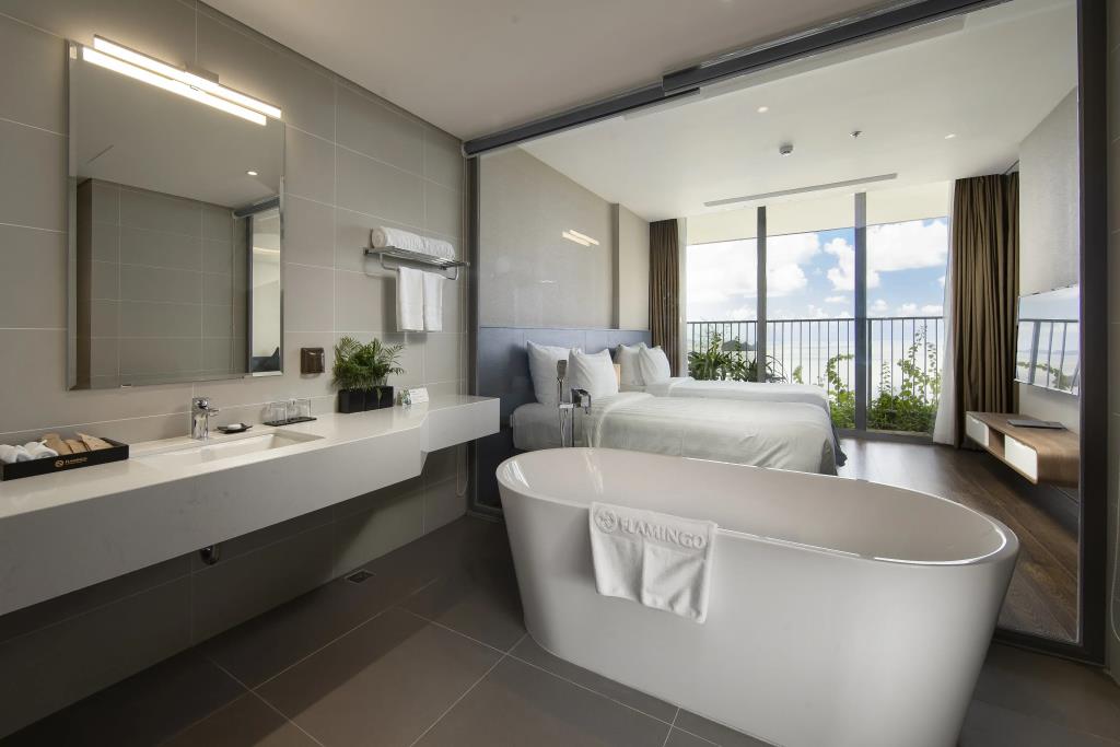 Wyndham Grand Flamingo Cat Ba Resort Hotel 5*