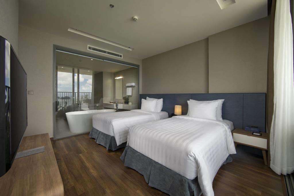 Wyndham Grand Flamingo Cat Ba Resort Hotel 5*