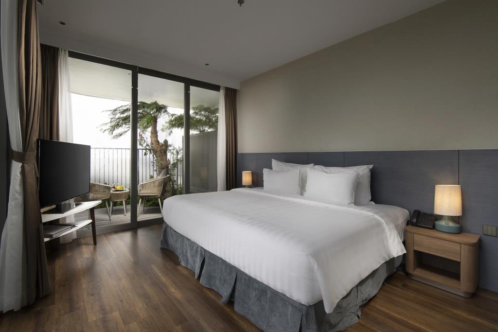 Wyndham Grand Flamingo Cat Ba Resort Hotel 5*
