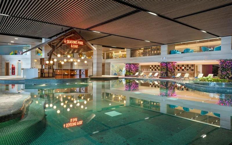 Wyndham Grand Flamingo Cat Ba Resort Hotel 5*