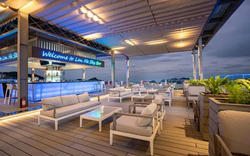 Wyndham Grand Flamingo Cat Ba Resort Hotel 5*