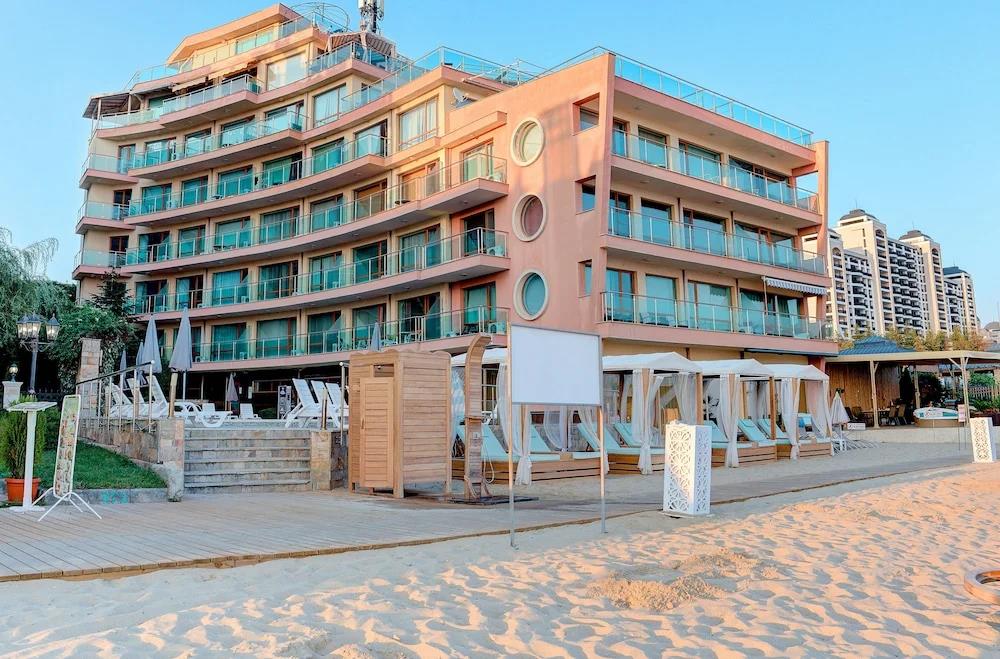 Marty's Beachfront Smart Homes 3*
