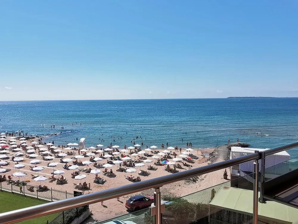 Marty's Beachfront Smart Homes 3*