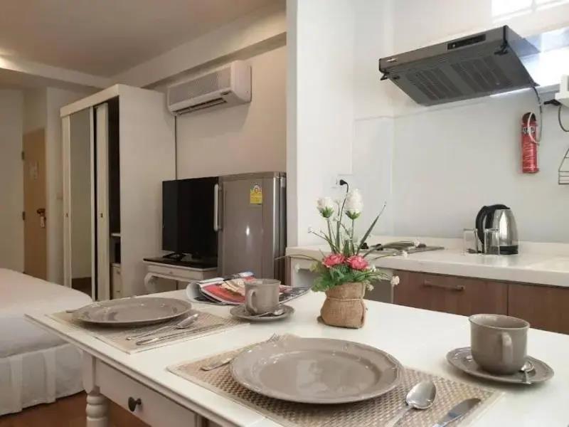 Arawana Residence Phromphong 3*