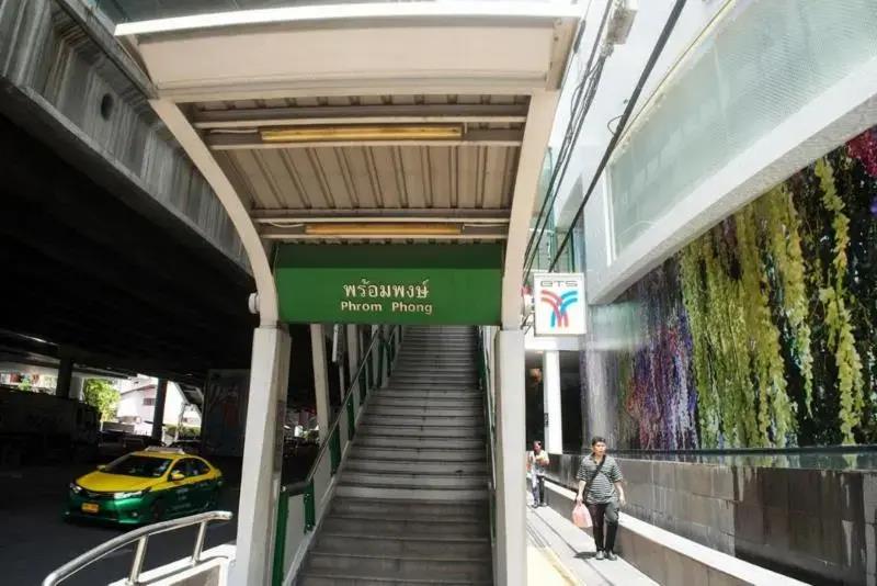 Arawana Residence Phromphong 3*