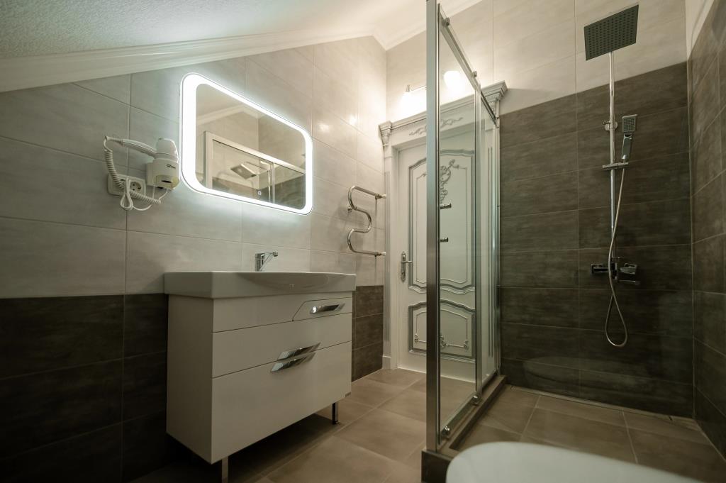 Djump Hotel 3*