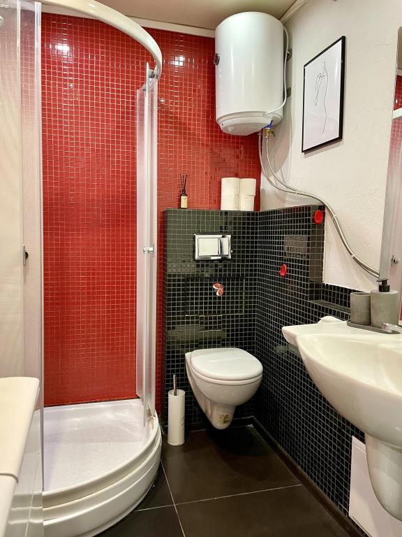 Apartmari Stilnaya Studiya V Tsentre Kaliningrada 0*