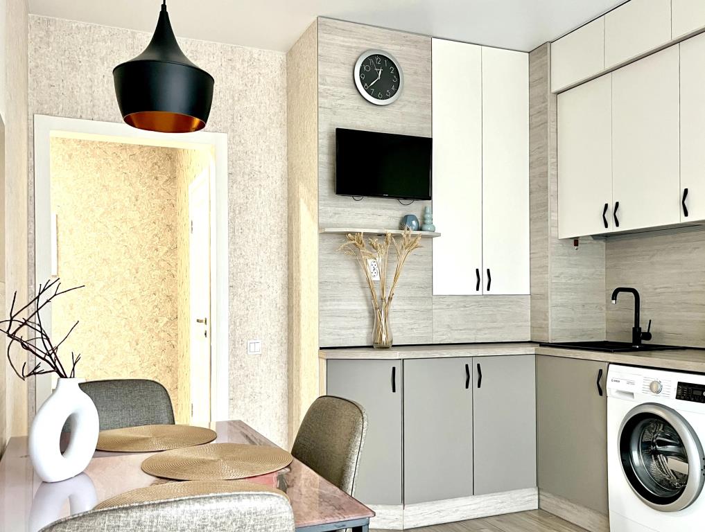 Apartmari Lyuks V Samom Tsentre Na Beregu Zamkovogo Pruda 0*