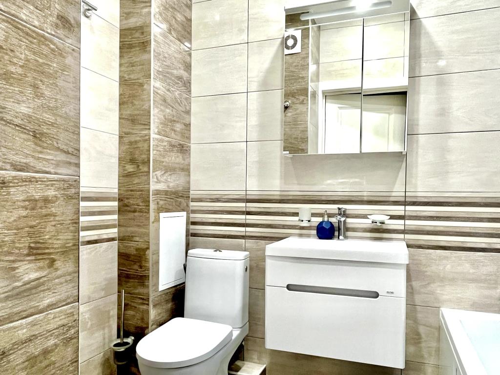 Apartmari Lyuks V Samom Tsentre Na Beregu Zamkovogo Pruda 0*