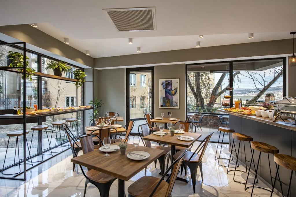 Barnovi Boutique Hotel 4*