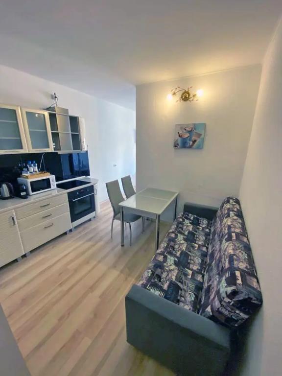 Artek Apartments 0*