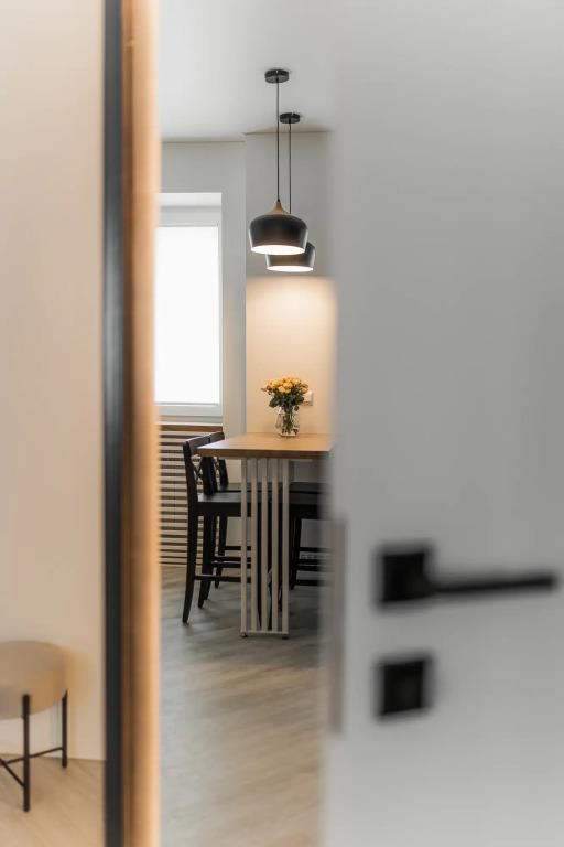 Cozy39 Lake II Apartments 0*