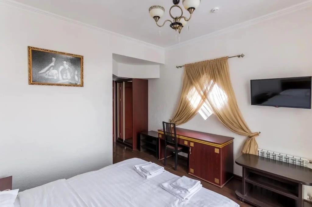 Castro Korpus 1, Korpus 2 Hotel 3*