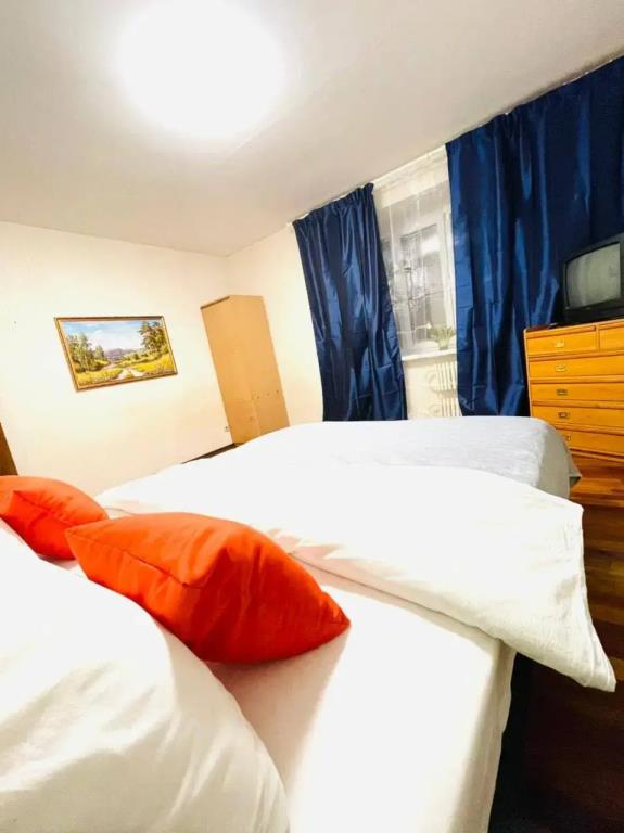MAXI Na Prospekte Lenina 8a Apartments 0*