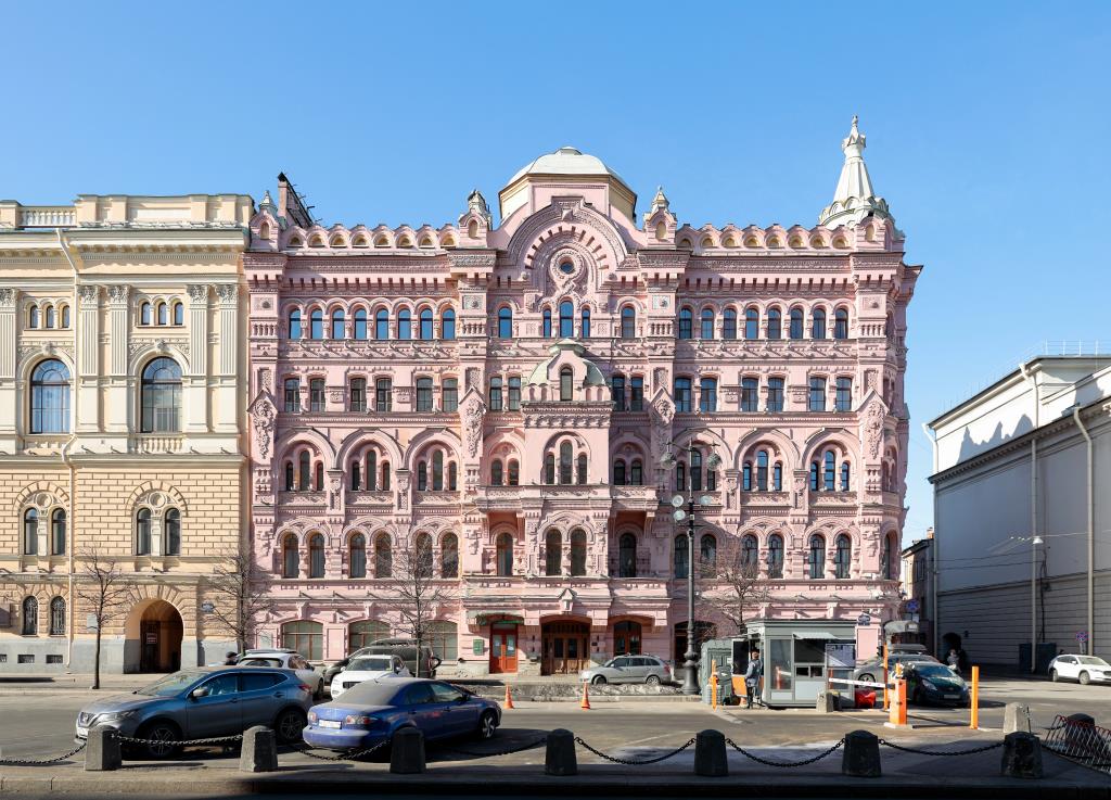 Minin Apartments s vidom na Aleksandrinskiy Teatr 130 kv.m. Apartments 0*