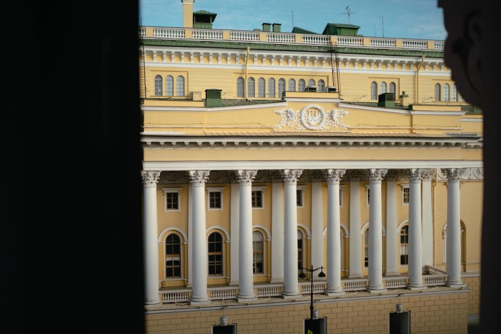 Minin Apartments s vidom na Aleksandrinskiy Teatr 130 kv.m. Apartments 0*