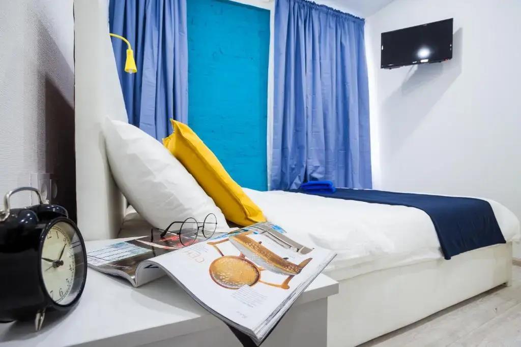Gosti Lyubyat na Pyati Uglah Flat 0*