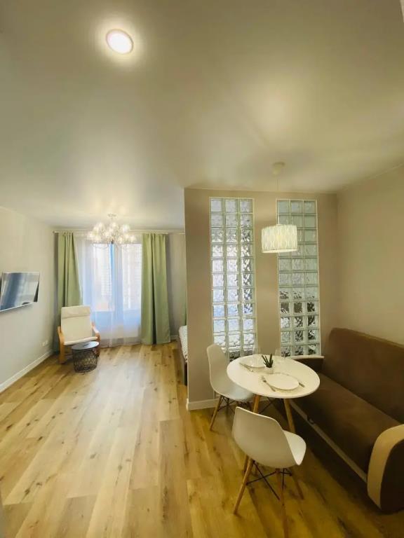 Discovery Room Apartments 0*