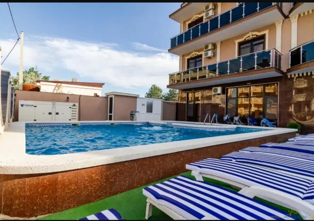 Hotel Mega Lyuks 0*