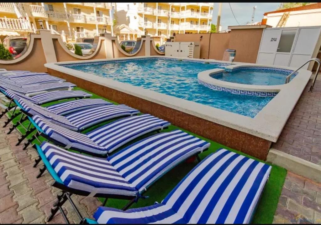 Hotel Mega Lyuks 0*