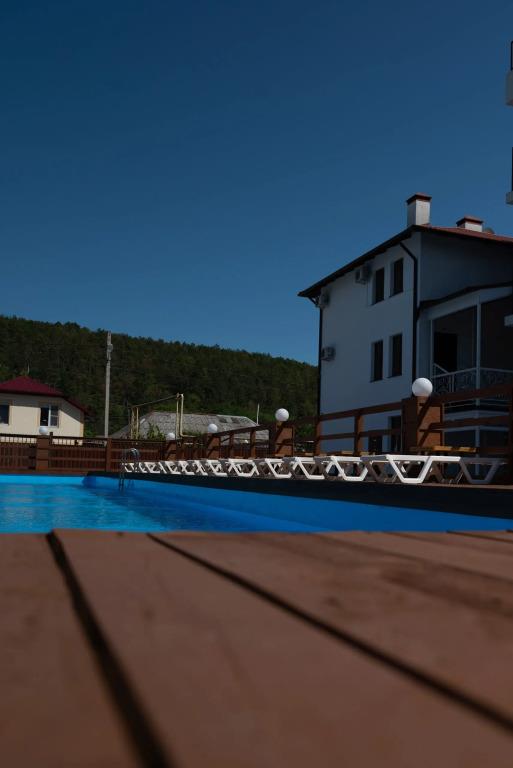 Avgustin Hotel 0*