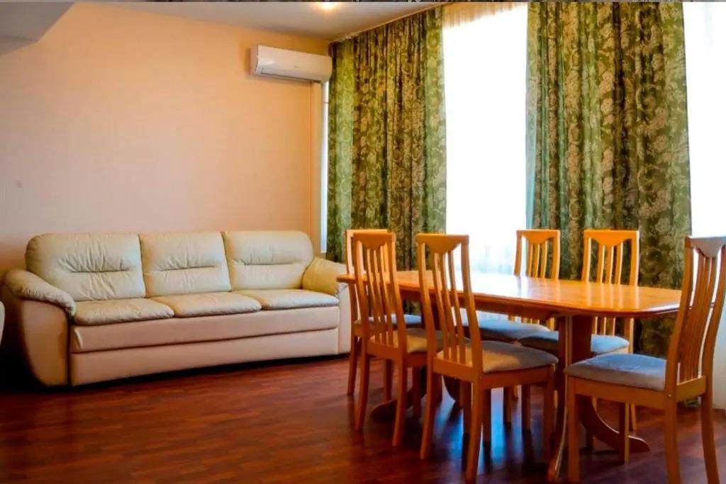 Sluzhba priema i razmeshcheniya oblsovprofa Profsoyuznaya Hotel 0*