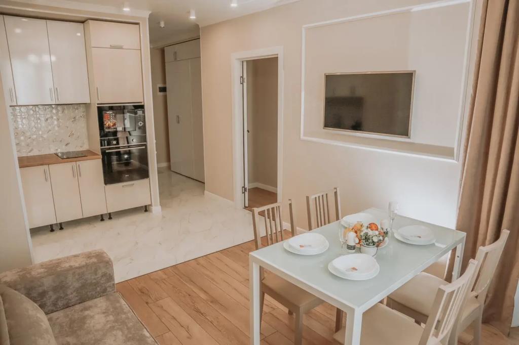 Savin House Apartments 0*