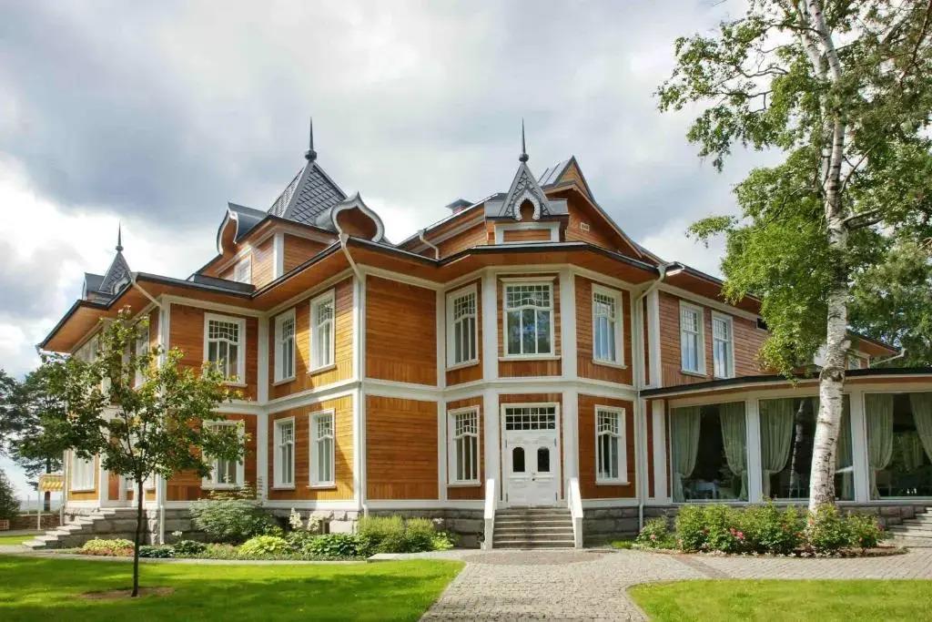 Skandinaviya I SPA Hotel 0*