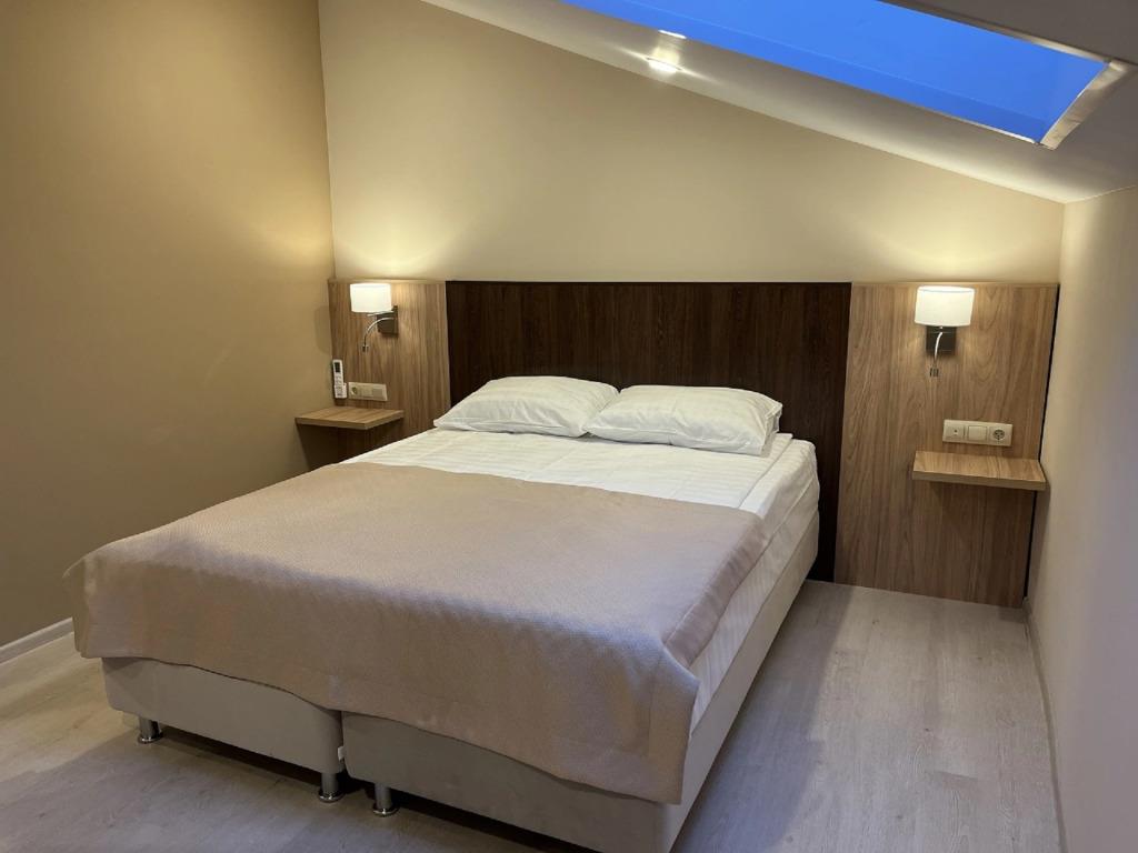 Aleksandrovskiy Hotel 3*