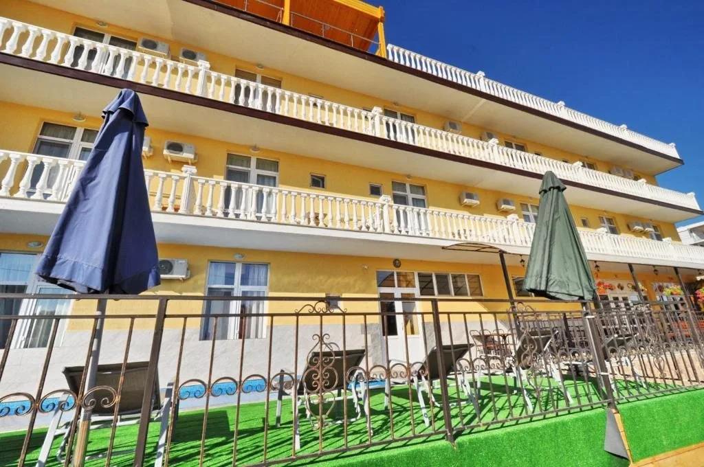 Kronos Hotel 0*