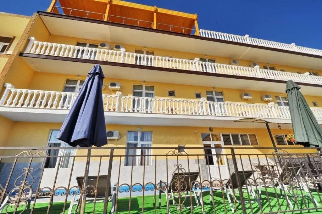 Kronos Hotel 0*