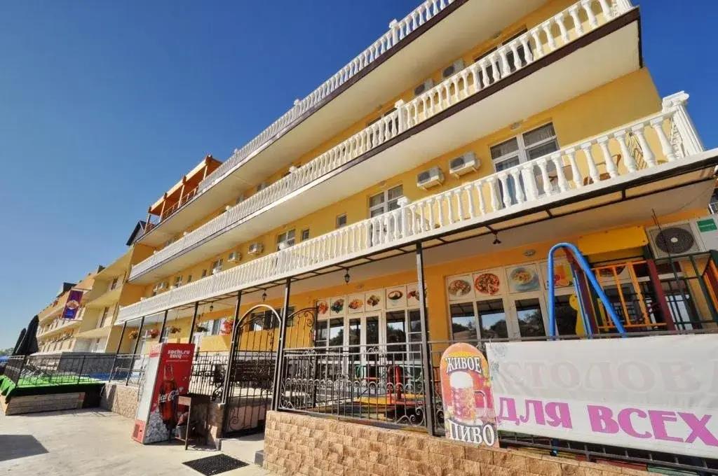 Kronos Hotel 0*