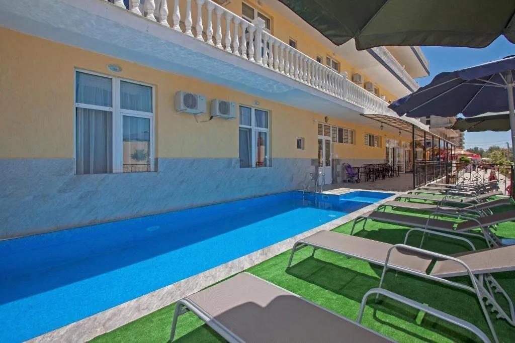 Kronos Hotel 0*