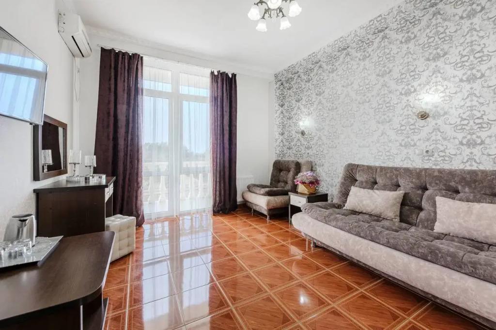 Kronos Hotel 0*