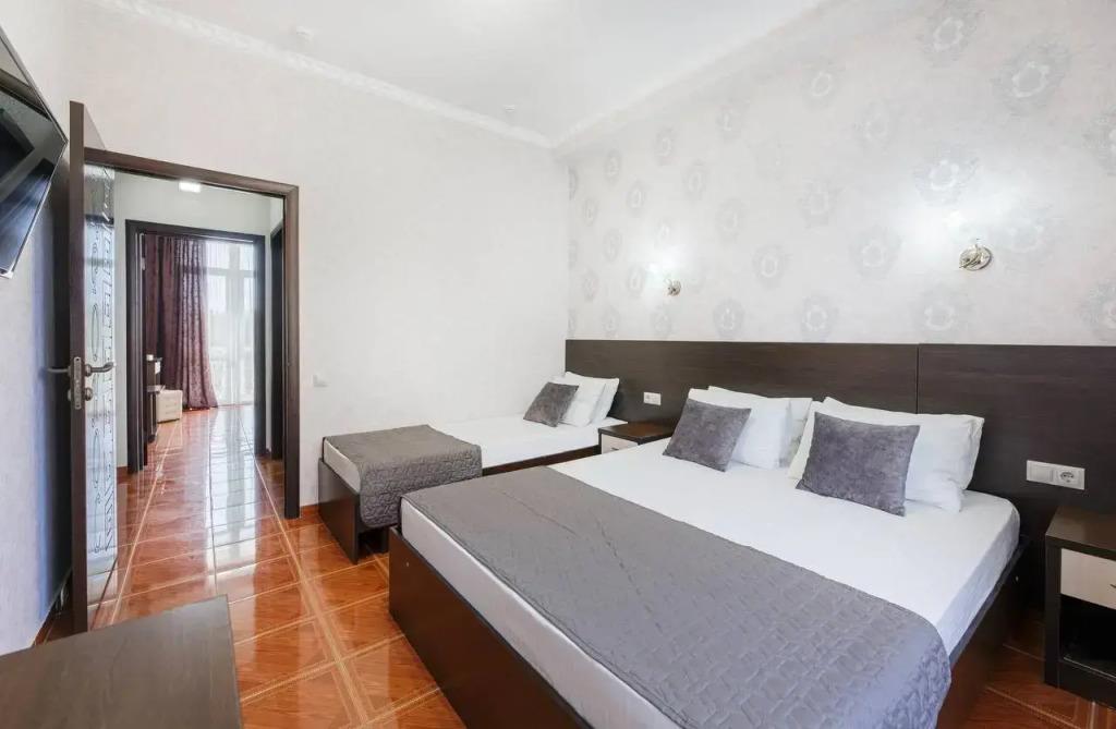 Kronos Hotel 0*