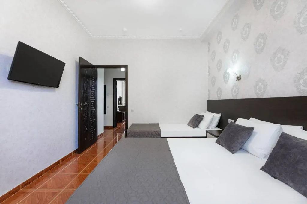 Kronos Hotel 0*